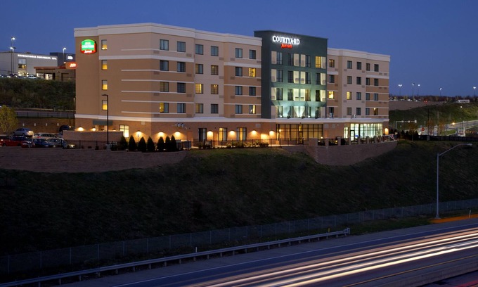 South Hills Hotel | Courtyard Pittsburgh Airport Settlers Ridge