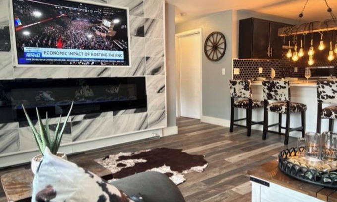 Appleton Wohnung | Cowboy Couture at Ritchie’s Residence of Kensington