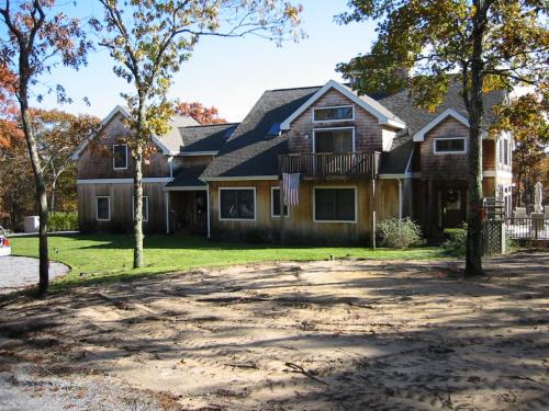 East Hampton Haus | Cowgirl Palace