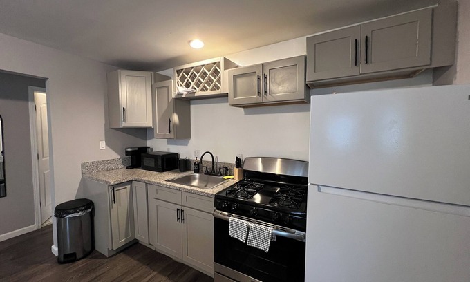 Livingston Park Bed & Breakfast | Cozy 1-Bed 1-Bath Zen Stay