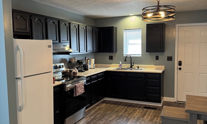 West Columbia Wohnung | Cozy 1-bedroom apartment in nice Shade with AC, WiFi