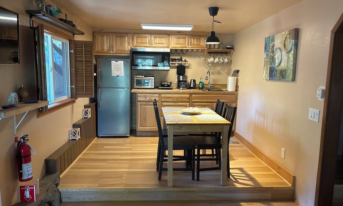 Tahoe Village Eigentumswohnung | Cozy 1-bedroom condo in terrific Stateline. Sleeps 2 adults plus two minors.