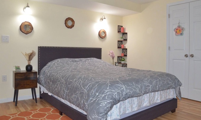 Mantua Haus | Cozy 1br/1ba basement retreat with a small kitchen at Fairfax/Annandale