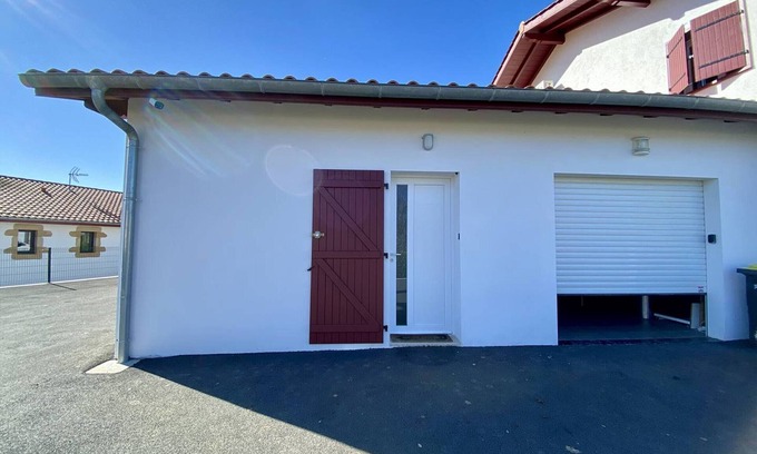 Itxassou Wohnung | Gemütliches T1 bis in Itxassou - Nähe Thermen, Parkplatz, WLAN, privater Garten, ideal für 2