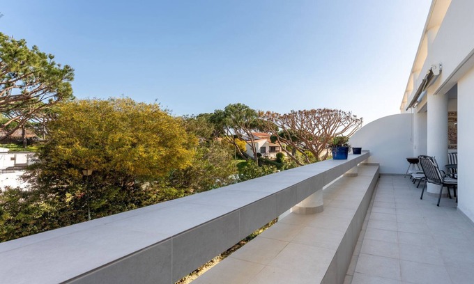 Vale do Lobo Wohnung | Cozy 2 BDR W/Balcony in Vale do Lobo by LovelyStay