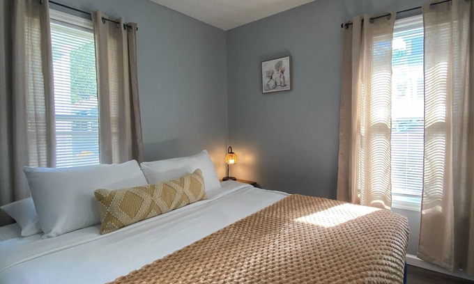 Kettering Haus | Cozy 2 bedrooms House