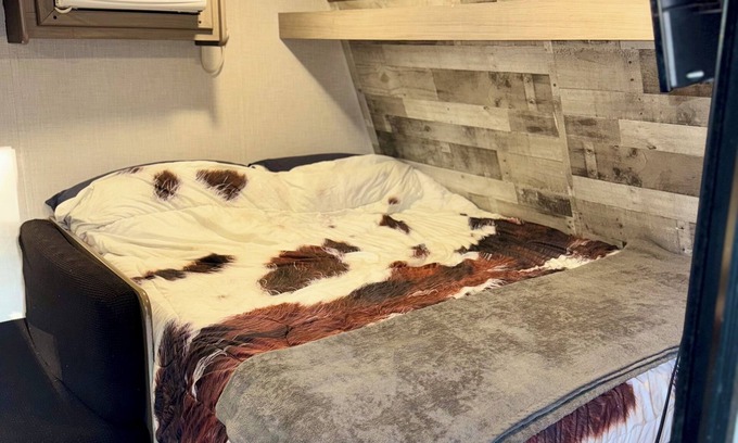 Clear Lake Haus | Cozy 2023 RV in Clearlake – Sleeps 4 w/AC, WiFi & Free Coffee