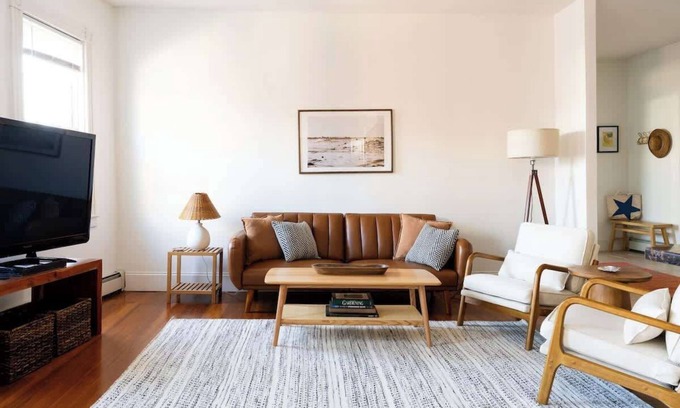 Off Broadway Wohnung | Cozy 2BR/2BA Apt on Broadway