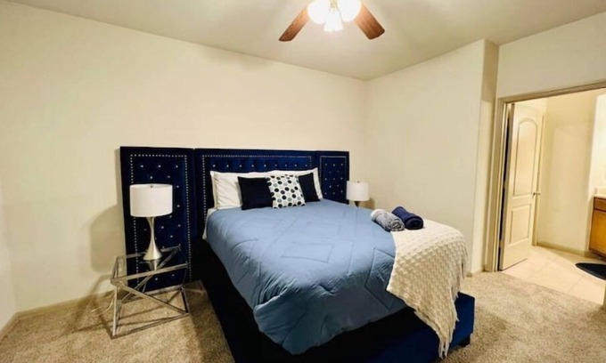 Webster Wohnung | Cozy 2BR Apt in Webster Home away from Home!