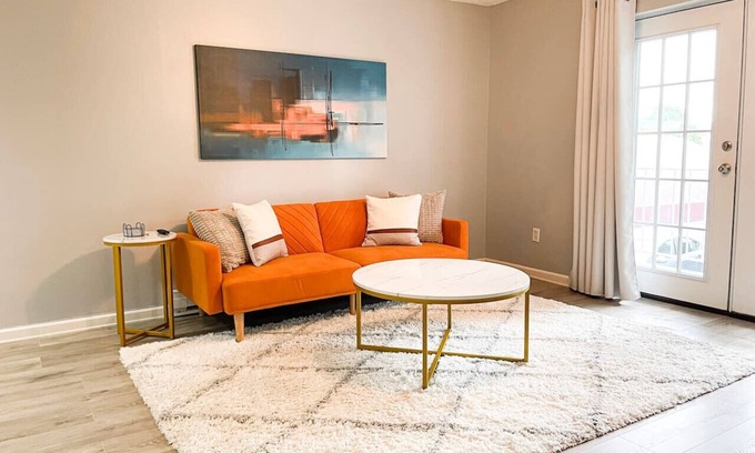 Franklin Wohnung | Cozy 2BR with private parking