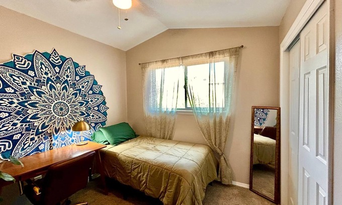 Northeast Heights Haus | Cozy 3-Bedroom Getaway with Yard, Driveway and Garage