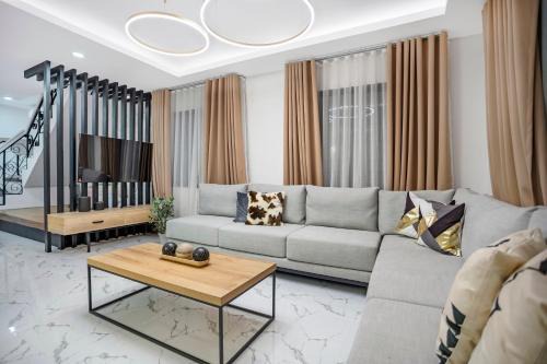 Naga City Haus | Cozy 3BR, 4BEDS, 2BA Beach Getaway