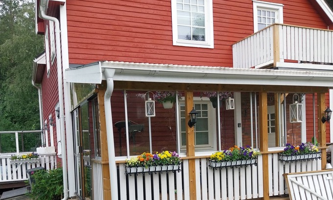 Ostersund Haus | Cozy accommodation in a rural environment Torvallaby Large green areas to move on