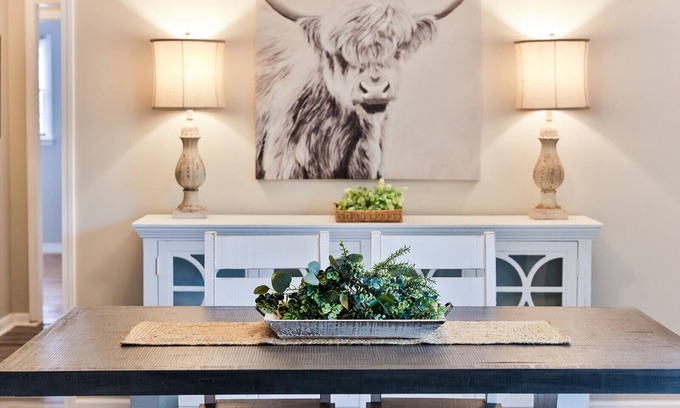 Jacksonville Haus | Cozy and Quiet 4Br/2Ba rancher with 1 King suite and 1 mile to JSU!!