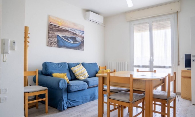 Lido Adriano Wohnung | Cozy apartment of about 55 sqm, able to accommodate up to 6 people, located on the third floor of a building with a lift.The property is located in Lido Adriano, a seaside resort on the Adriatic coast and a few kilometers from Ravenna, in a well-served r
