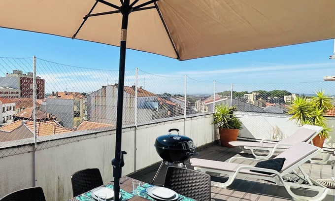 Uniao de Freguesias do Centro Wohnung | Cozy apartment with 3 double bedrooms, AC, 2 full bathrooms, terrace and garage
