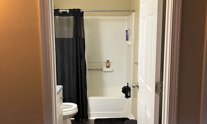 Duluth Wohnung | Cozy apt with pool/grill/gym/ac/parking/balcony in safe Duluth. Suburbs of ATL!