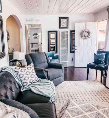 La Conchita Villa | Cozy beach home walking distance from ocean