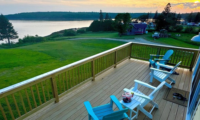 East Sullivan Wohnung | Cozy beachfront large apartment just a 20-minute drive to Schoodic Peninsula