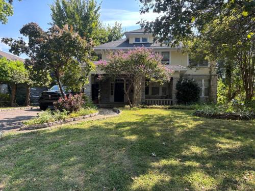 Crosstown Hotel | Cozy Bears Bunkers Manor & Carpe Diem Spa