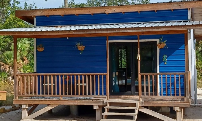 Placencia Haus | Cozy Cabana with Full Kitchen & Shared Pool