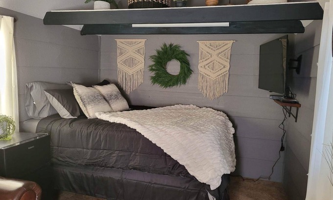 Proctor Kabine | Cozy Cabin, floating, illinois river, golfing