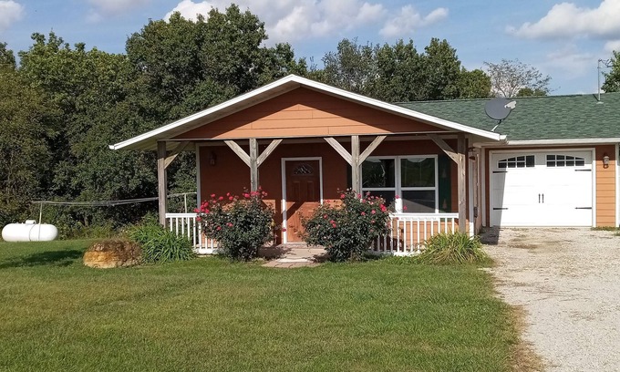 Moravia Kabine | Cozy cabin in remote Appanoose county Iowa a wildlife Mecca