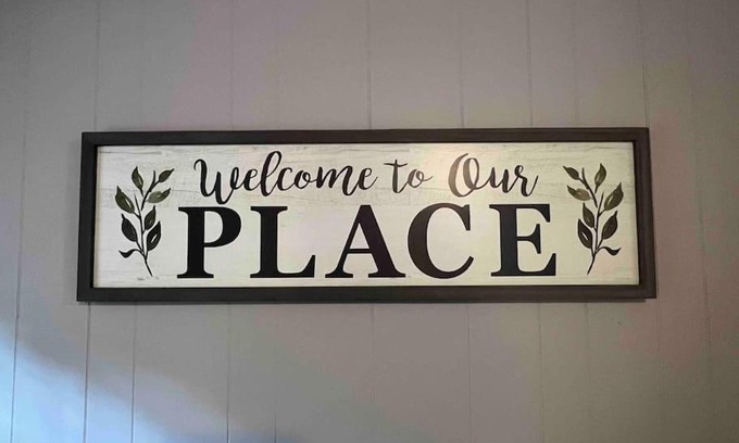 Mathias Haus | Cozy Cabin, minutes from Lost River State Park