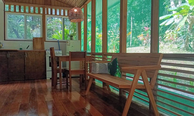San Ignacio Kabine | Cozy cabin near San Ignacio Town w/AC, Wi-Fi, 2 beds, very close to everything.