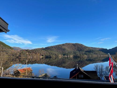Eikjedalen Haus | Cozy cabin with a view
