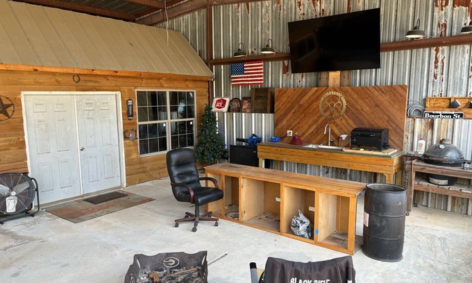 Rupert Kabine | Cozy cabin with WiFi and AC in charming Butler Private getaway on large acerage