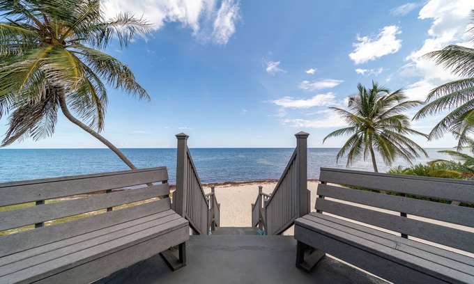 North Side Hütte | Gemütliches Cottage am Strand von Cayman - Emerald Sea House