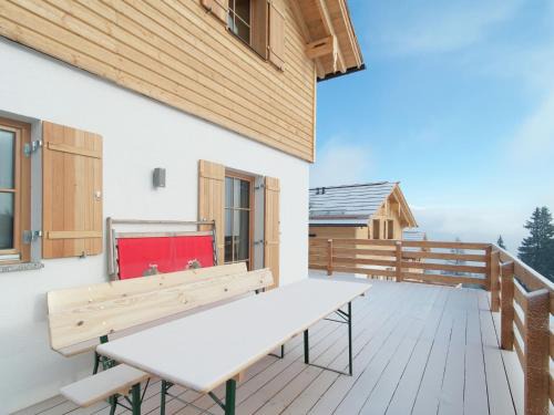 Weisspriach Skihütte | Cozy Chalet in Wei priach with Terrace