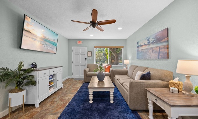 Cocoa Beach Hütte | Seahorse-Mins to Beach, Pet Friendly, Firepit