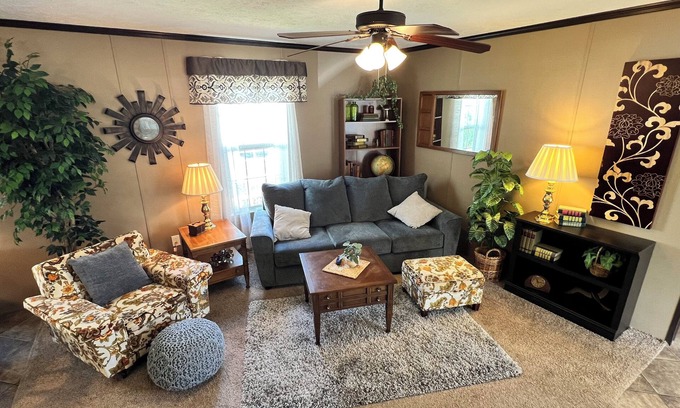 Ferndale Haus | Cozy, comfortable 2bd/2ba home in the Heart of Arkansas