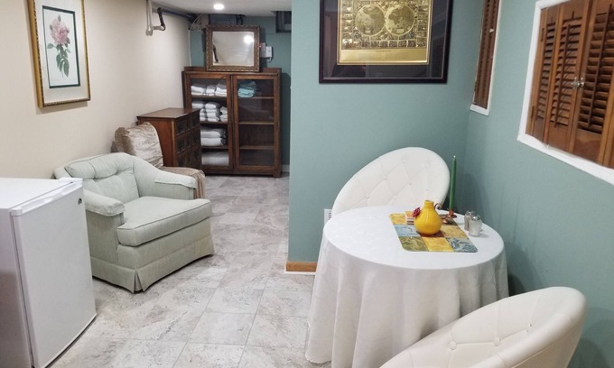 West Falls Church Wohnung | Gemütliche Einzimmerwohnung im Souterrain