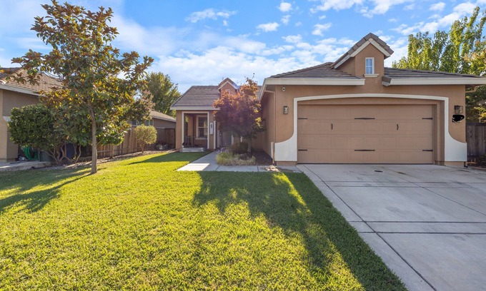 North Natomas Haus | Cozy & Contemporary Sacramento Gateaway