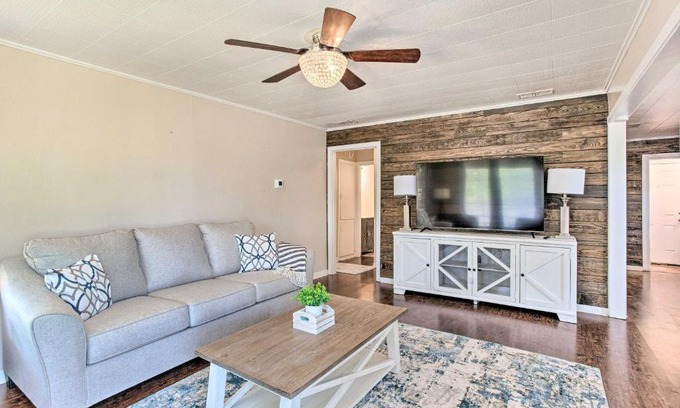 Sherman Haus | Cozy, Convenient Sherman Home with Private Yard