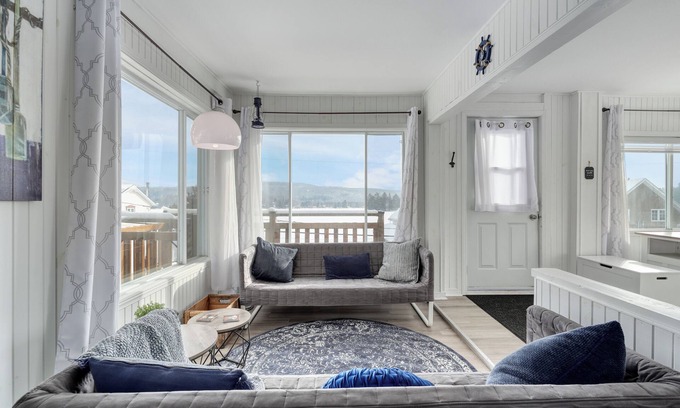 Saint-Jean-de-Matha Skihütte | Cozy cottage w view/access to lake near Glissades St-Jean de Matha and Golf