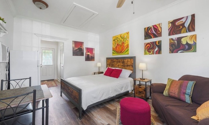 South Baton Rouge Hütte | Cozy Cottage / 15 Minutes from LSU / Quiet Neighborhood