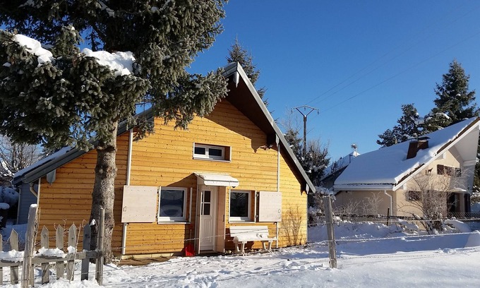 Longevilles-Mont-d'Or Skihütte | gemütliches Ferienhaus Haut-Doubs, auf 1000 m Höhe im Herzen des Jura