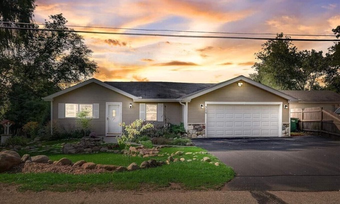 Powers Lake Haus | Cozy Cottage With Prairie & Lake Views Near Summer Activities & Lake Geneva