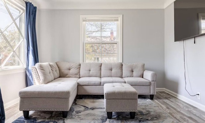 Euclid Haus | Cozy Euclid Home Near Lakefront