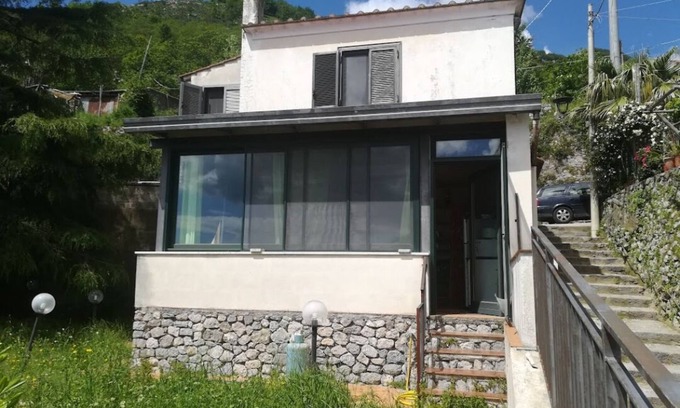 Scala Villa | Cozy family sized villa,10 minutes drive from beach,10 minutes walk from Ravello