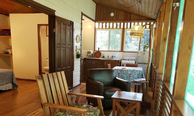 San Ignacio Kabine | Screened cabin- 2 beds, AC, WIFI, car to rent -5 min to San Ignacio town