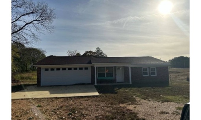 Tishomingo Haus | Cozy home- 5 mins from state park!