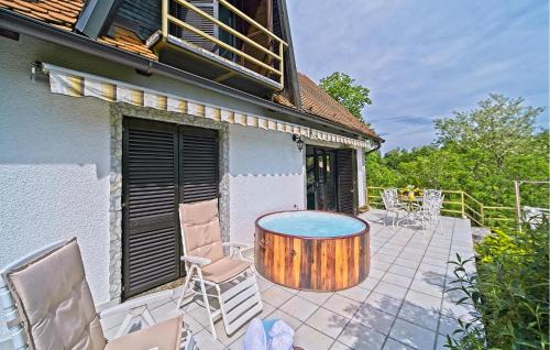 Duga Resa Haus | Cozy Home In Donji Zvecaj With Kitchen