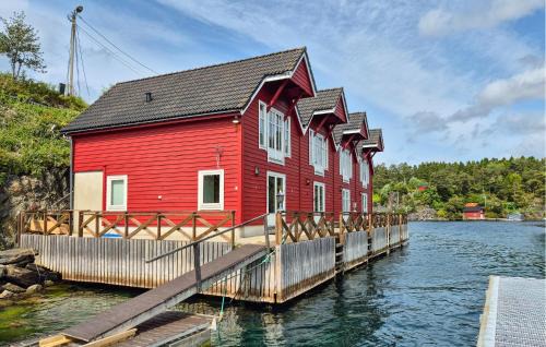 Lysekloster Haus | Cozy Home In Lepsøy With House Sea View