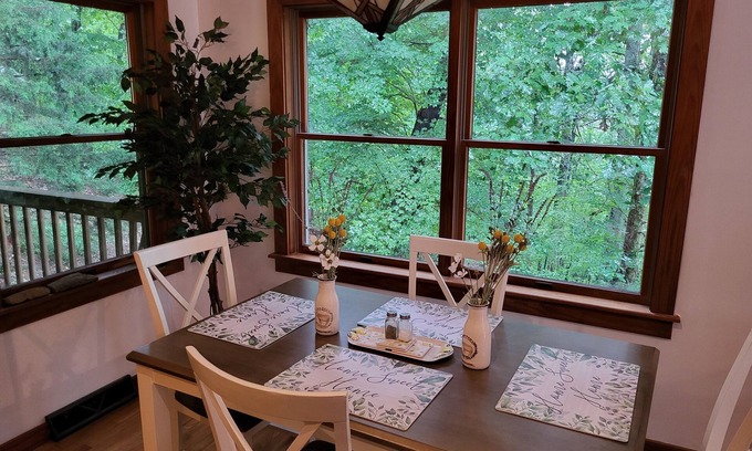 Shipman Haus | Cozy house right in the woods! Garden paths galore! Wineries/Distilleries near.