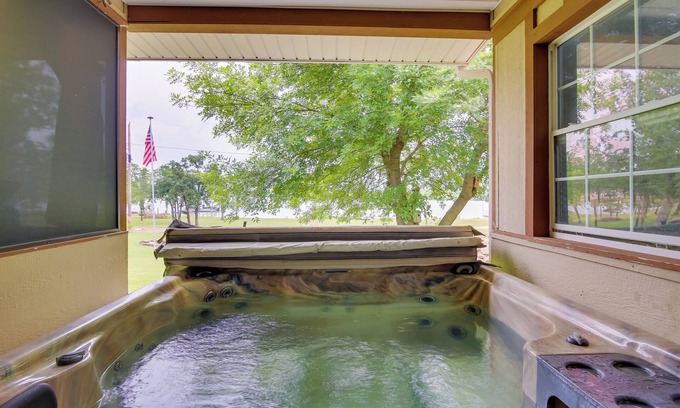 Eufaula Haus | Cozy Lake Eufaula Hideaway w/ Fire Pit & Hot Tub!